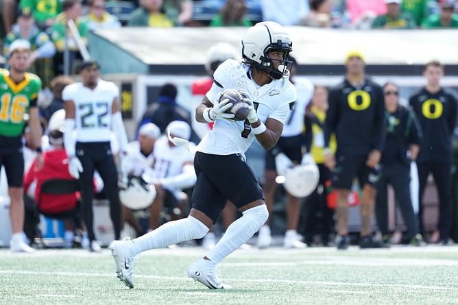 Oregon's Dakorien Moore drops 5-word message for 4-star WR Messiah Hampton as he commits to Dan Lanning's Ducks