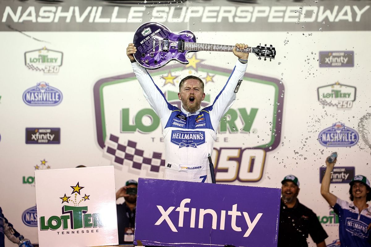 Justin Allgaier claims dominant win at Nashville after Charlotte setback