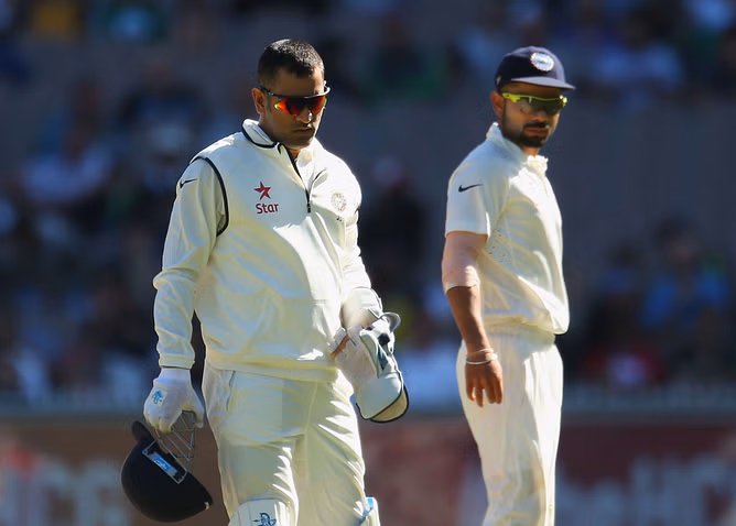 When MS Dhoni bowled and Virat Kohli kept wickets during the NZ vs IND 2nd Test 2014 [Watch]