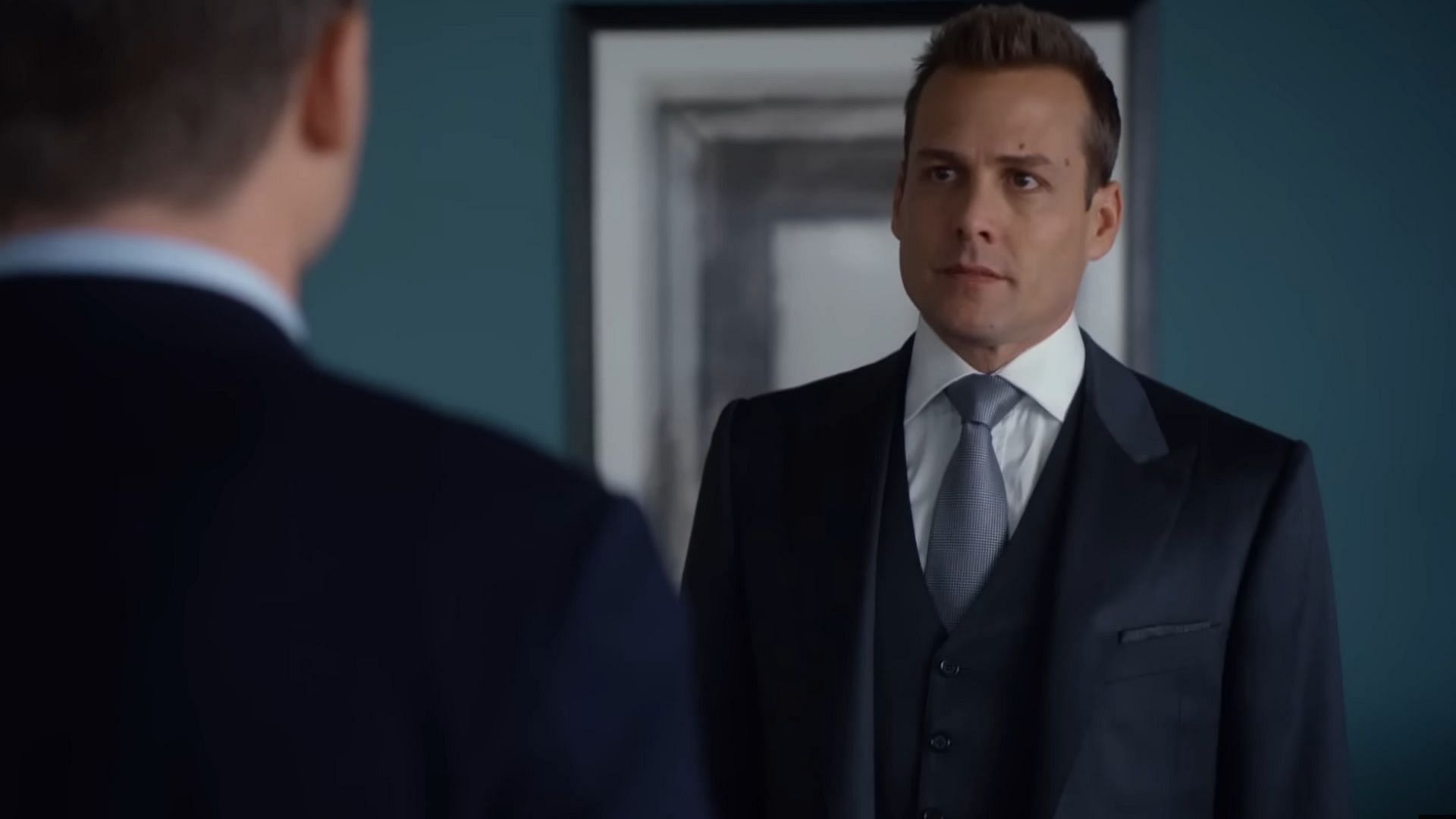 A scene from S5, Epi 16 (Image via YouTube/ @Suits Official)