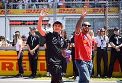 "Lewis Hamilton desperately needs a new race engineer": Fans react to Ferrari driver almost colliding with Kimi Antonelli during the Austrian GP FP2