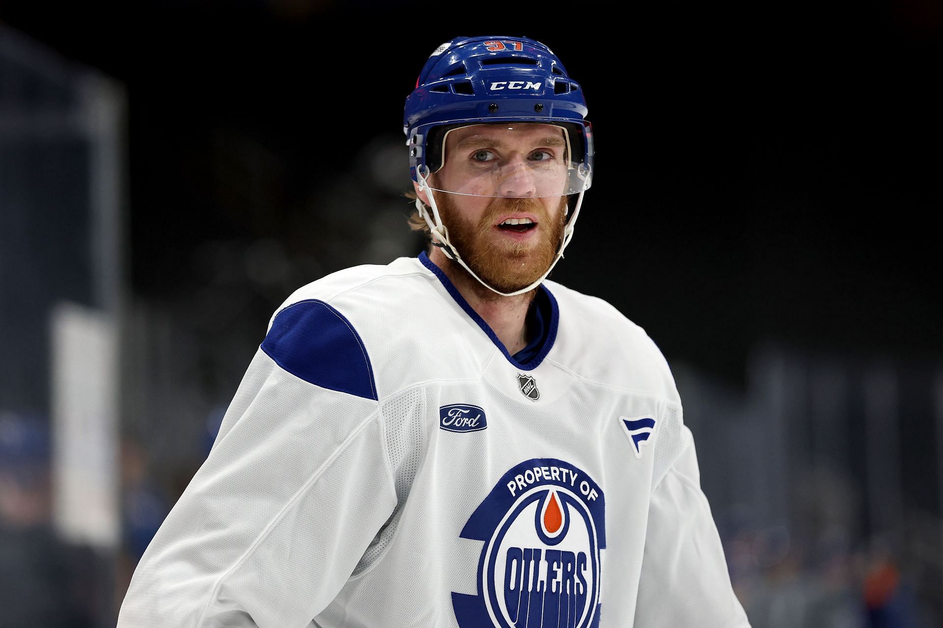 Analyst claims "outside influences" may push Connor McDavid to leave Canada for US market with $100M Oilers contract expiring soon