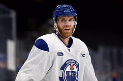 Analyst claims "outside influences" may push Connor McDavid to leave Canada for US market with $100M Oilers contract expiring soon