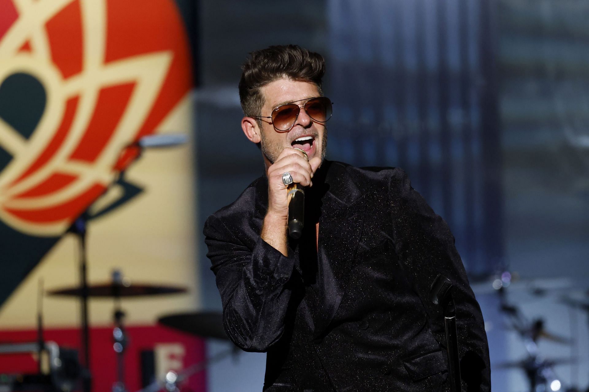 What did Robin Thicke post? Details explored as musician faces lawsuit over unpaid online activity