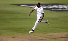 "Not easy with so much gold around your neck" - Former Aussie keeper's cheeky take on Shamar Joseph's performance in WI vs AUS 2025 1st Test