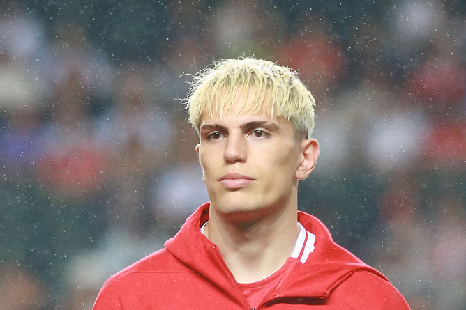 Manchester United set big asking fee for sale of Alejandro Garnacho amid Chelsea link: Reports