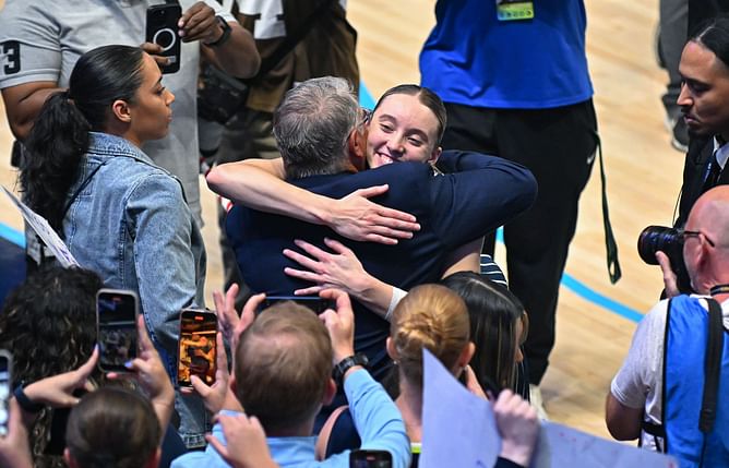 Paige Bueckers shares honest feelings on Geno Auriemma after UConn coach's heartfelt act: "Could hear him in the back of my mind"