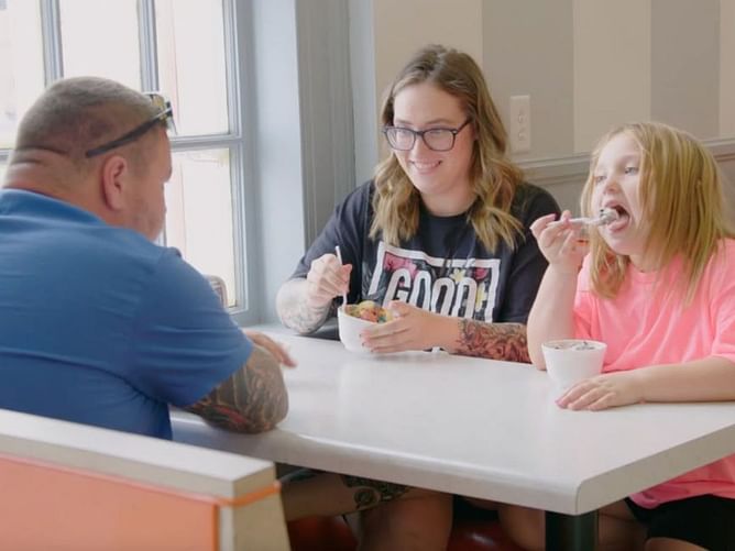 "My heart aches"— Mama June: Family Crisis fans react to Josh and Pumpkin telling Ella about their divorce