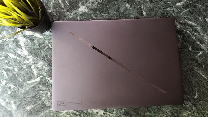 Is the ROG Zephyrus G16 RTX 5080 laptop worth buying for gaming?
