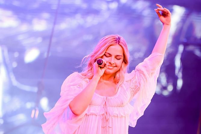 “Higher than ariana and tate???” — Netizens react as Pitchfork rates Addison Rae’s new album an 8.0