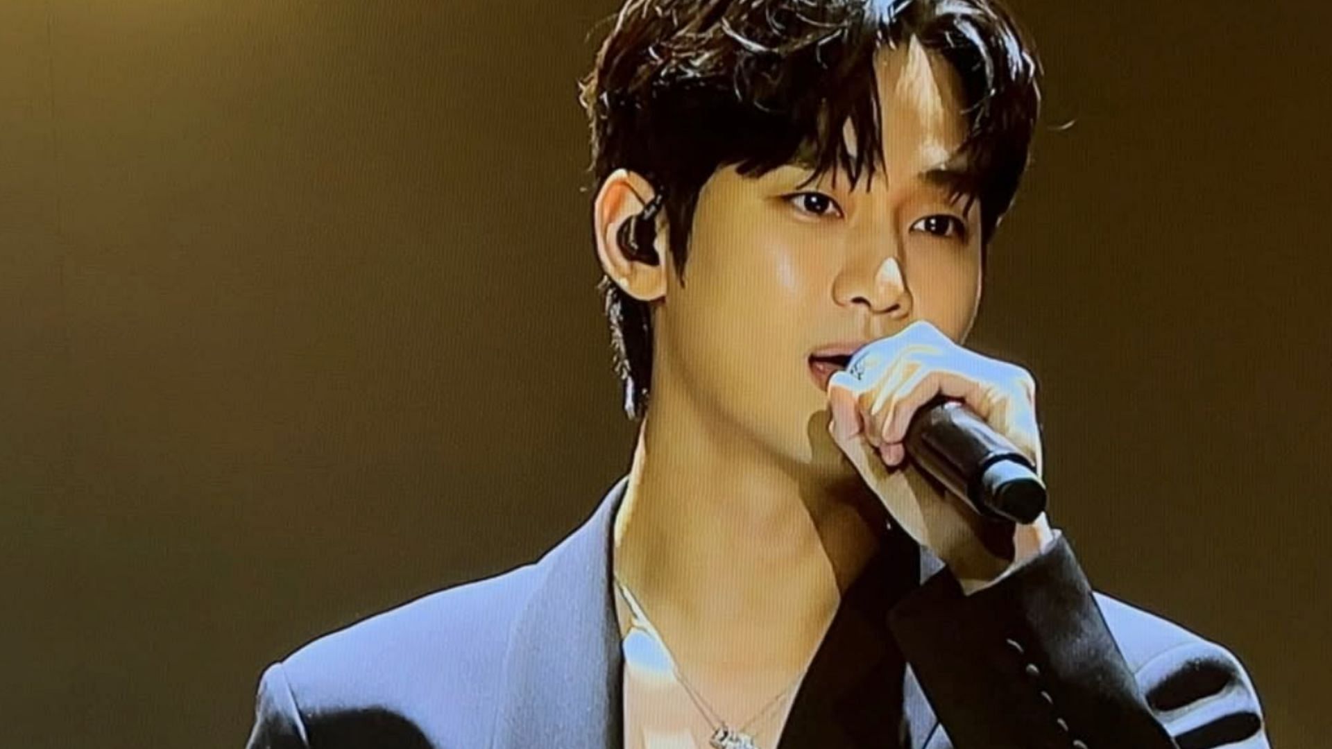Kim Soo-hyun (Image via instagram/@soohyun_k216)