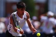 Carlos Alcaraz during a practice session at the 2025 HSBC Championships at London's Queen's Club (Source: Getty)