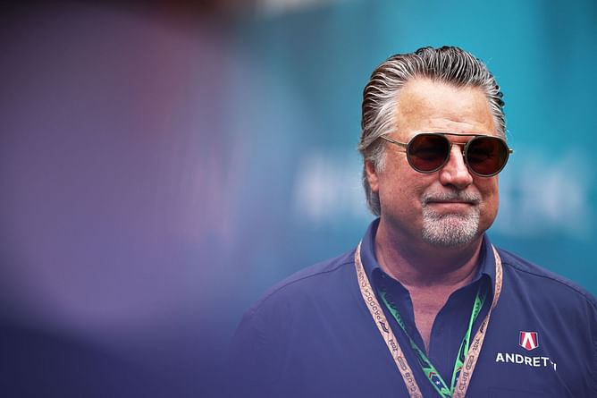 Michael Andretti mocks his former IndyCar drivers after rescuing them from a stranded boat