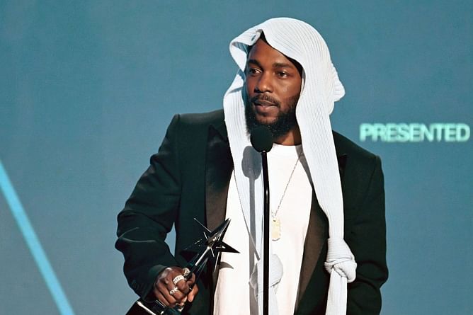 "Drake was sending me voice notes talking crazy, like he's a mob boss" – Akademiks claims rapper sent threats to Kendrick's team during their beef