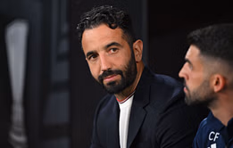 Manchester United face surprise competition from PL rivals to sign £30 million-rated midfielder - Reports