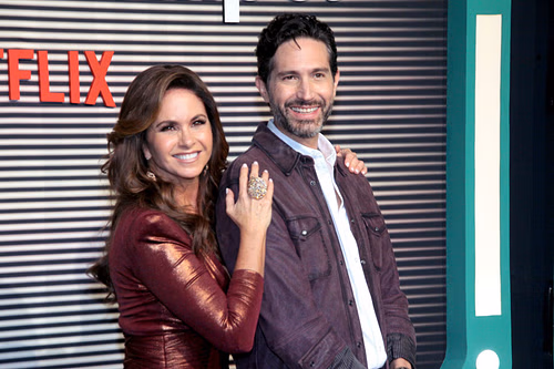 Lucero (L) at Nuestros Tiempos movie by Netflix Red Carpet (Source: Getty)
