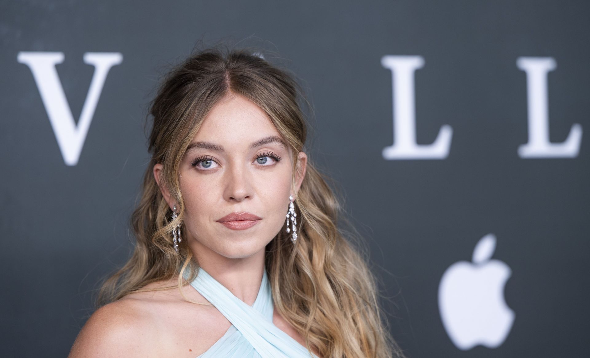 Sydney Sweeney reveals 30-pound weight gain for boxing biopic: “My b**bs got bigger. And my b*tt got huge”