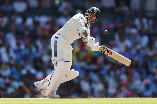 IND vs ENG : यशस्वी जायसवाल के विकेट को लेकर मचा बवाल, अंपायर के आउट देने के बावजूद मैदान छोड़ने से किया इंकार