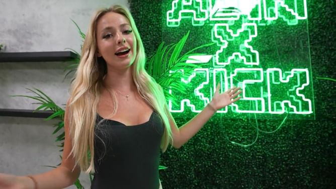 Who is Natalie Reynolds? Age and all about the streamer as video of her crying outside TikTok headquarters goes viral