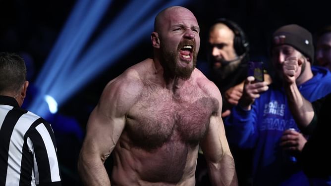 Ex-WWE star could help Jon Moxley retain his AEW World Championship, says veteran, in a massive swerve at All In 2025