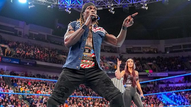 WWE veteran thanks R-Truth for making the locker-room better