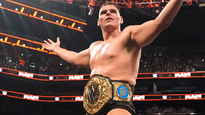 Michael Cole officially confirms Gunther's huge WWE World Heavyweight Championship opponent