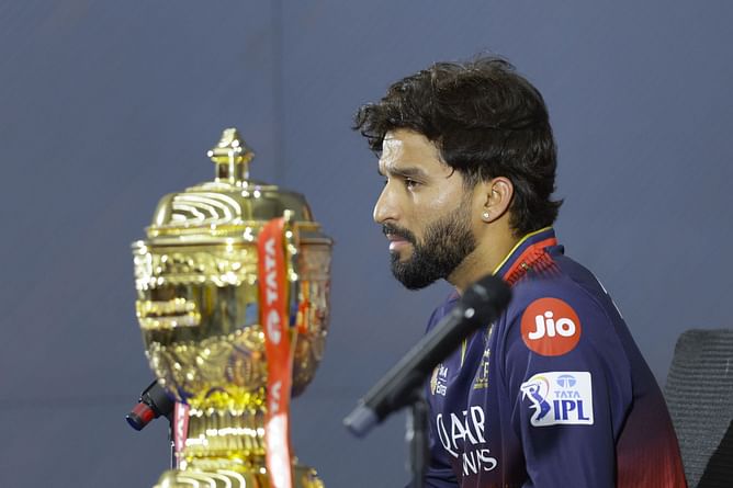 "I'm married into a Bangalore family" - Former UK PM's huge remark on RCB vs PBKS IPL 2035 final