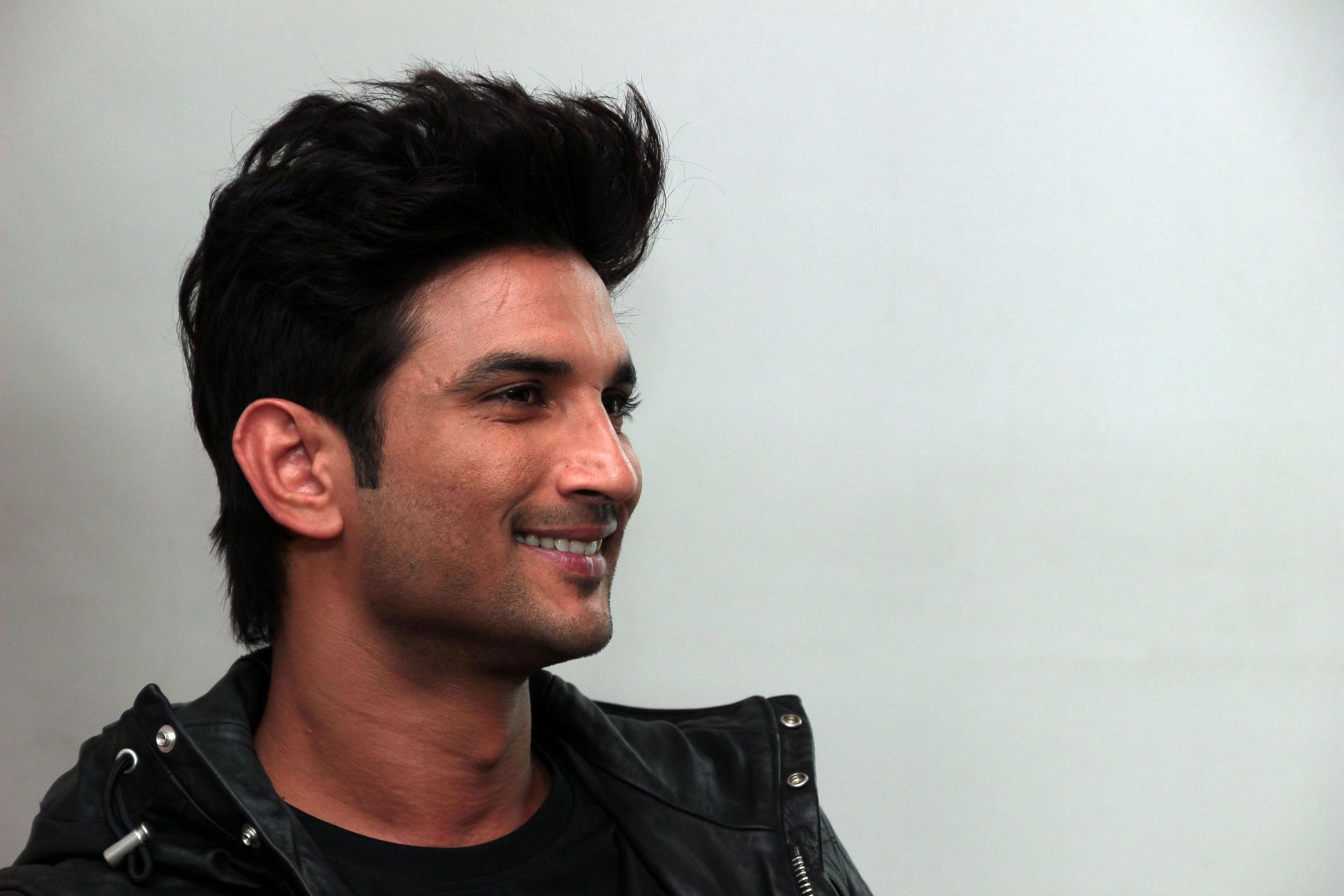 HT Exclusive: Actors Sara Ali Khan and Sushant Singh Rajput Promote Upcoming Movie Kedarnath