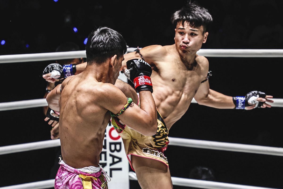 Jaosuayai Mor Krungthepthonburi and Nakrob Fairtex - Photo by ONE Championship