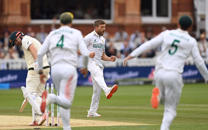 Wiaan Mulder cleans up Travis Head for 9 as Australia collapse to 66/6 in 2nd innings of SA vs AUS 2025 WTC final [Watch]