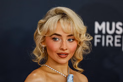 Is Sabrina Carpenter really considering a phone ban during her shows?