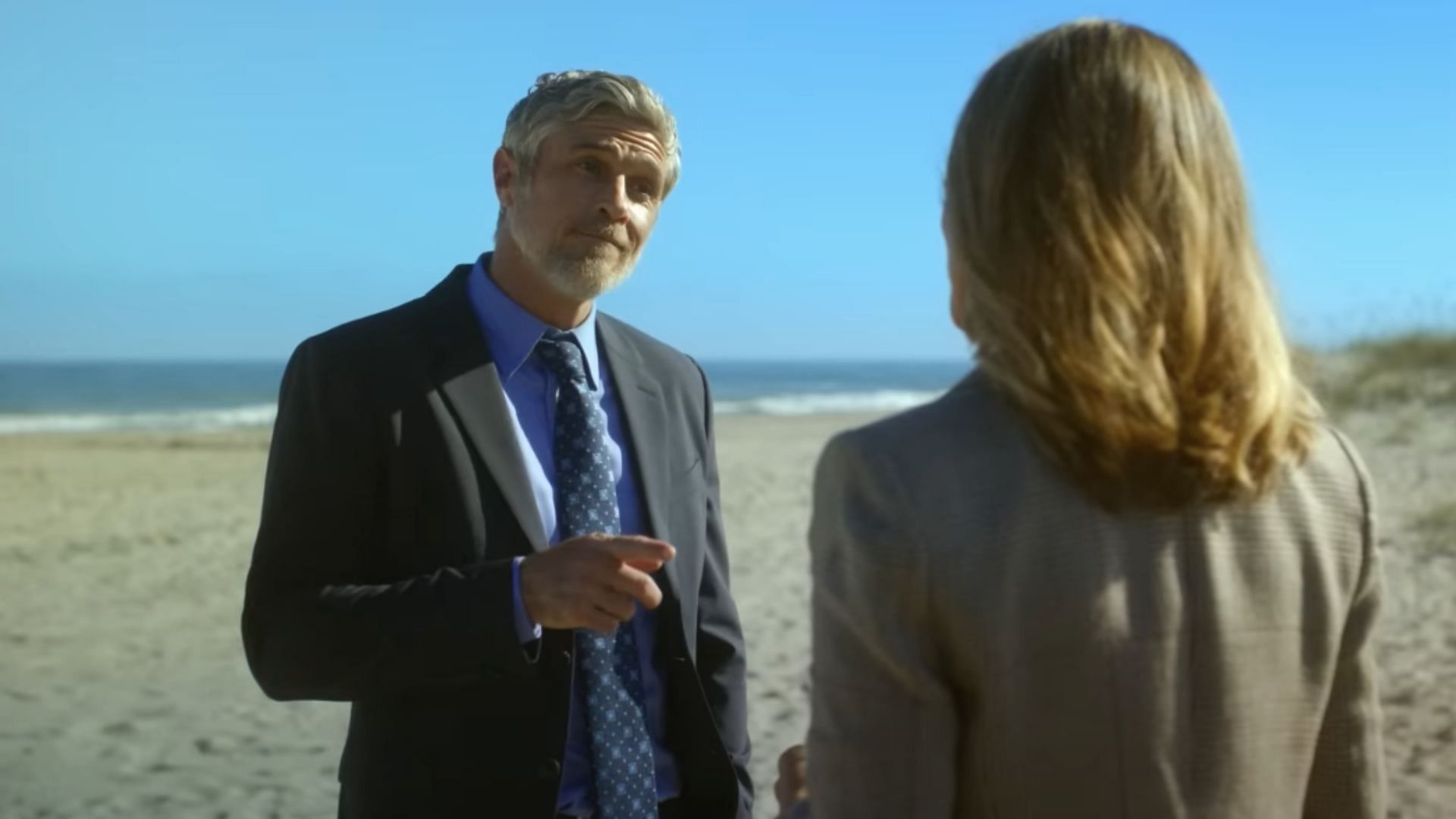 Dave Annable plays WES (image via YouTube/Netflix)