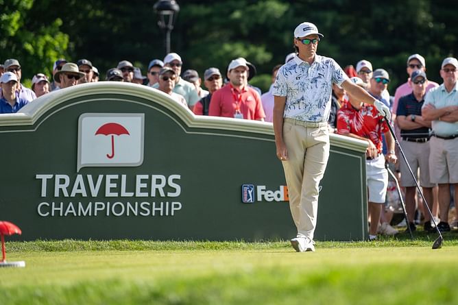 How did Rickie Fowler perform in the 2025 Travelers Championship, Round 2?