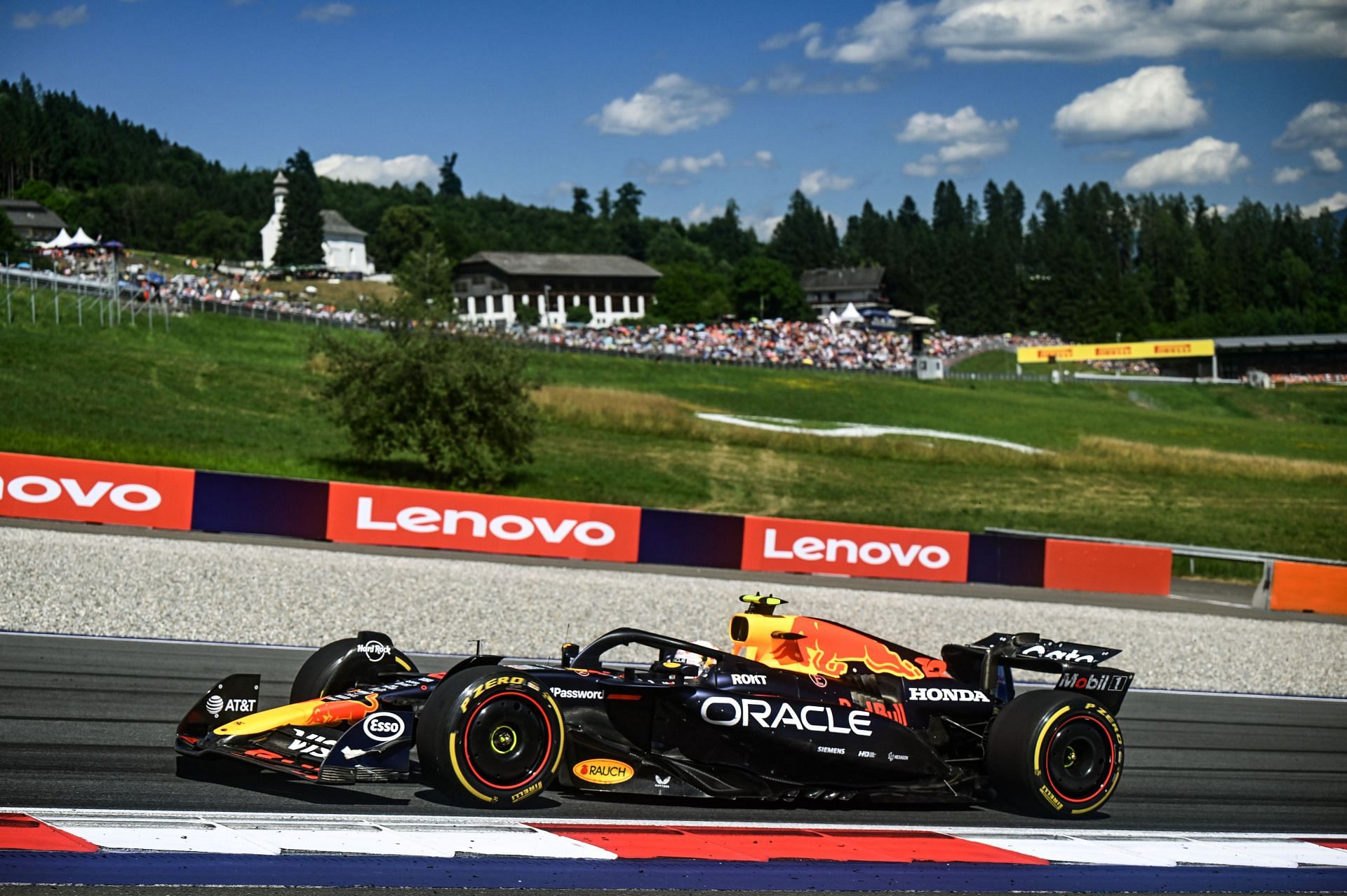 Yuki Tsunoda driving the RB21 - Source: Getty