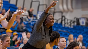 “That’s huge”: Hawkeyes fans celebrate as Jan Jensen’s Iowa welcome new assistant coach Jasmyn Walker