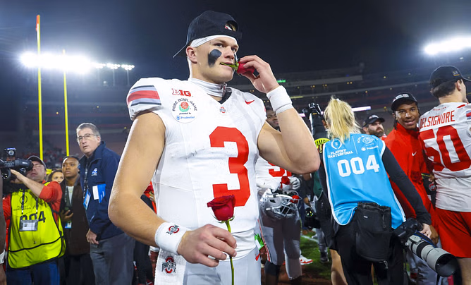 Ohio State QB Lincoln Kienholz’s GF Bella sends 5-word message urging fans to vote her for Columbus' Top Model