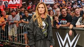 Massive WWE star, not Bayley, reigniting historic rivalry with Becky Lynch is a must, says ex-WWE employee
