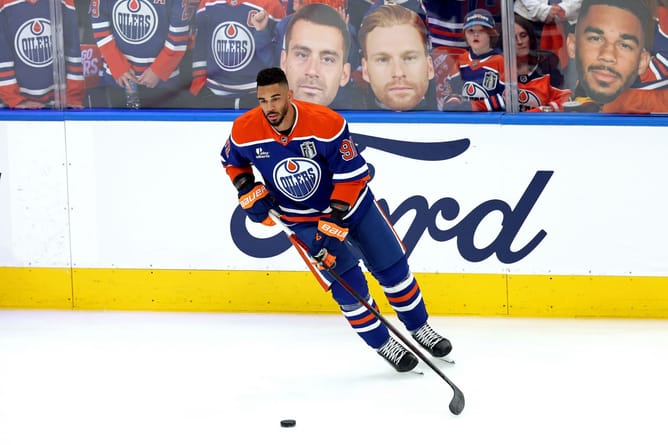 Evander Kane makes feelings known about his reception by Canucks fanbase