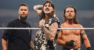 Dominik Mysterio's Intercontinental Title gets stolen on WWE RAW