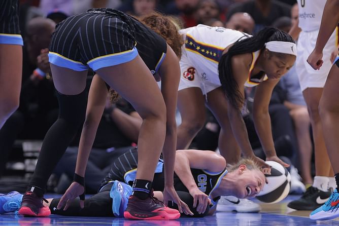 Indiana Fever legend sends message to Courtney Vandersloot after injury horror