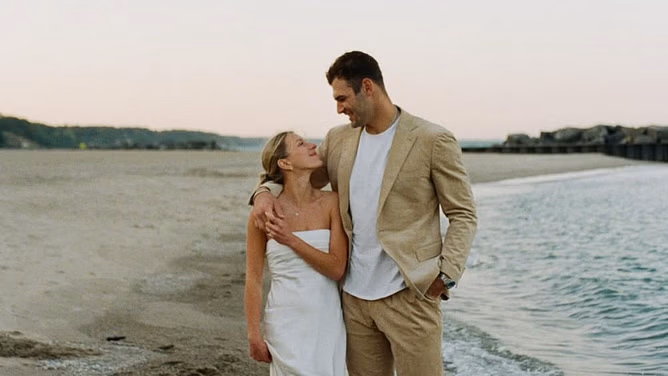 Bears TE Cole Kmet gets married to longtime girlfriend Emily Jarosz [In Pics]
