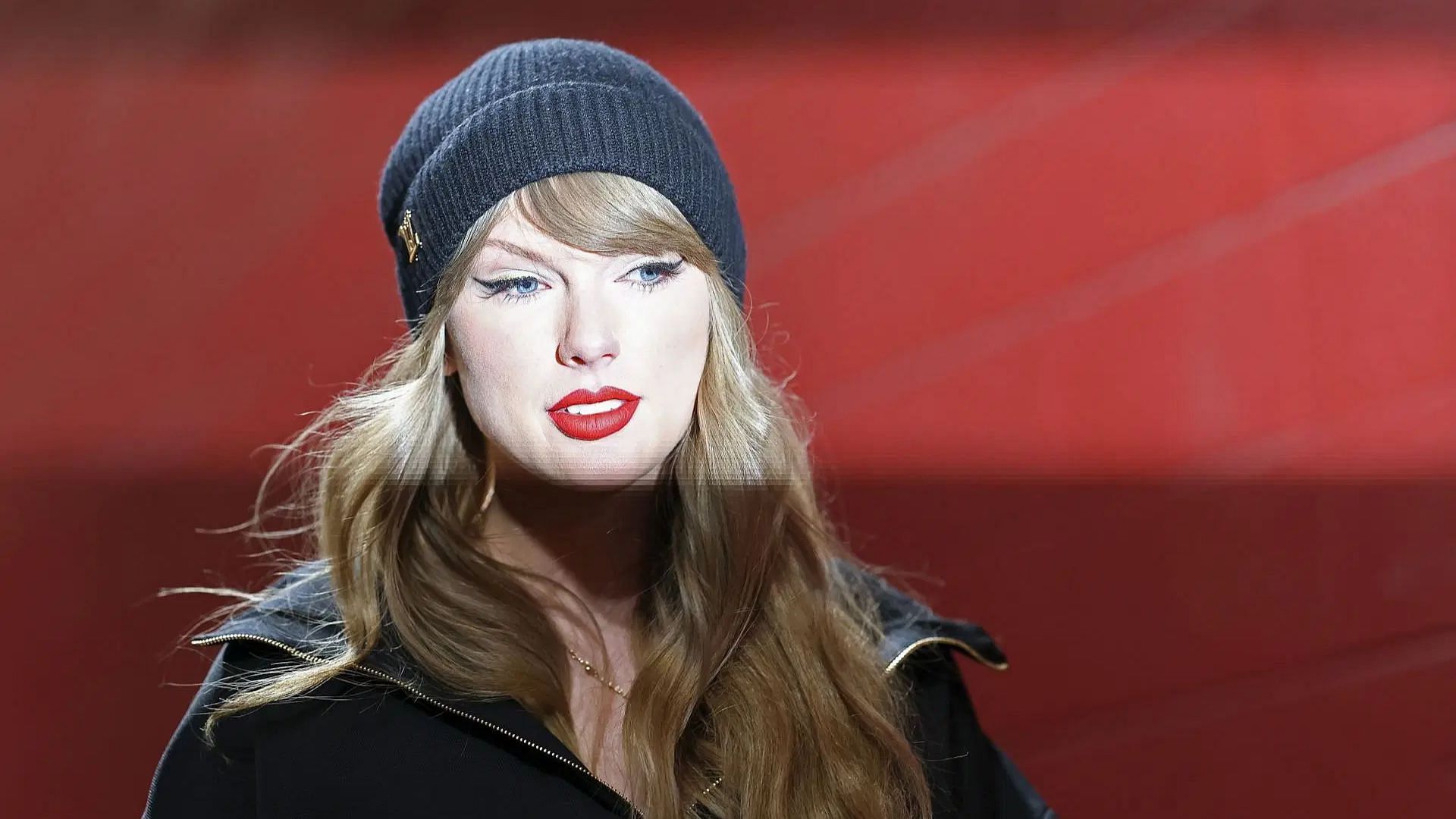 Taylor Swift arrives to the stadium prior to the AFC Championship Game between the Kansas City Chiefs and the Buffalo Bills (Image via Getty)