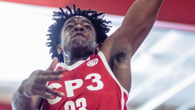 "Out there playing like cp3" "Let em know": Fans react as Team Chris Paul U15s freshman Sherod McCormick puts up impressive EYBL display