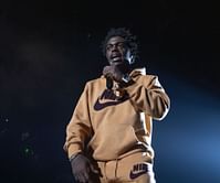 "Bro dropped a short story on there" — Internet reacts to Kodak Black signing a fan's shirt for almost 5 minutes after they asked for an autograph