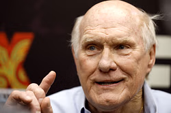 "This is ridiculous!" - Terry Bradshaw lashes out after TSA experience leaves him fed up with airport security