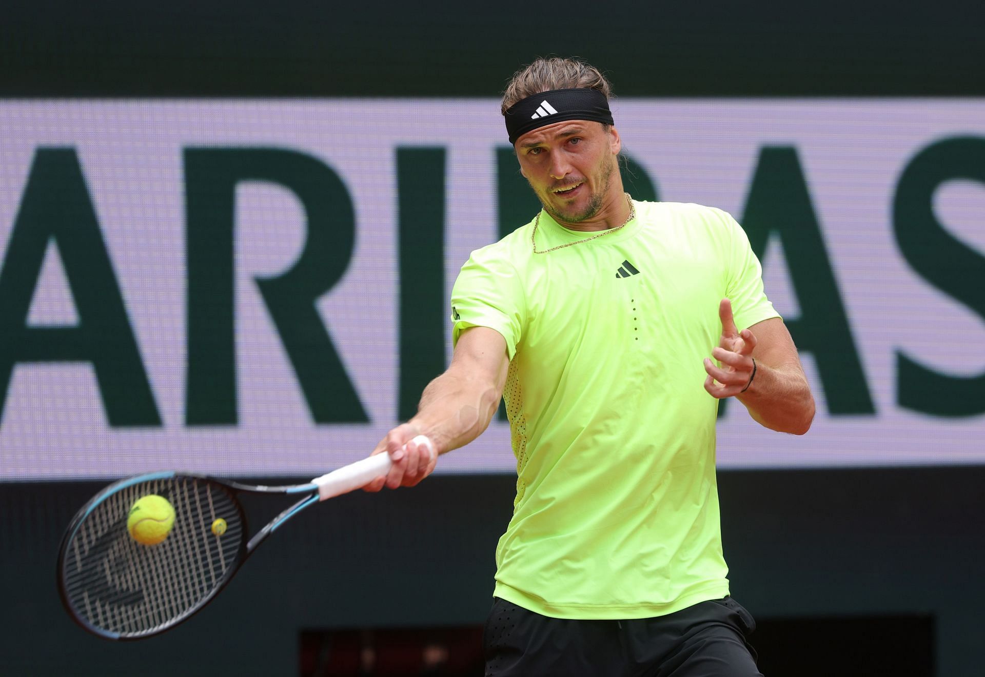 Alexander Zverev in action at the 2025 French Open (Source: Getty)