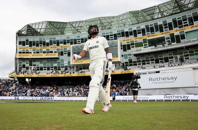 Suniel Shetty reacts to KL Rahul’s performance ahead of Day 4 of ENG vs IND 2025 1st Test [Watch]