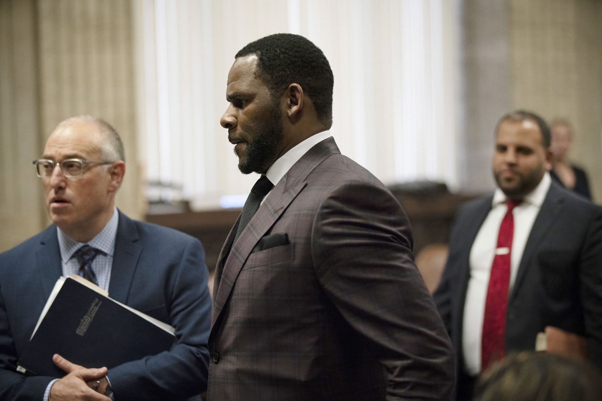 R Kelly Returns To Court For Hearing On Aggravated Sexual Abuse Charges - Source: Getty