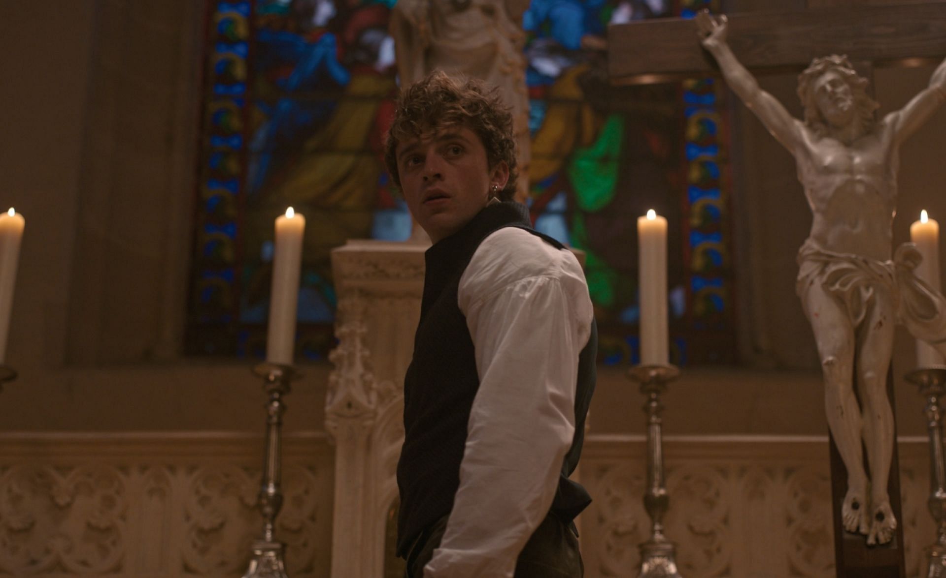 Benjamin Voisin as Antonin Car&ecirc;me in a still from Car&ecirc;me episode 7 (Image via Apple TV+)