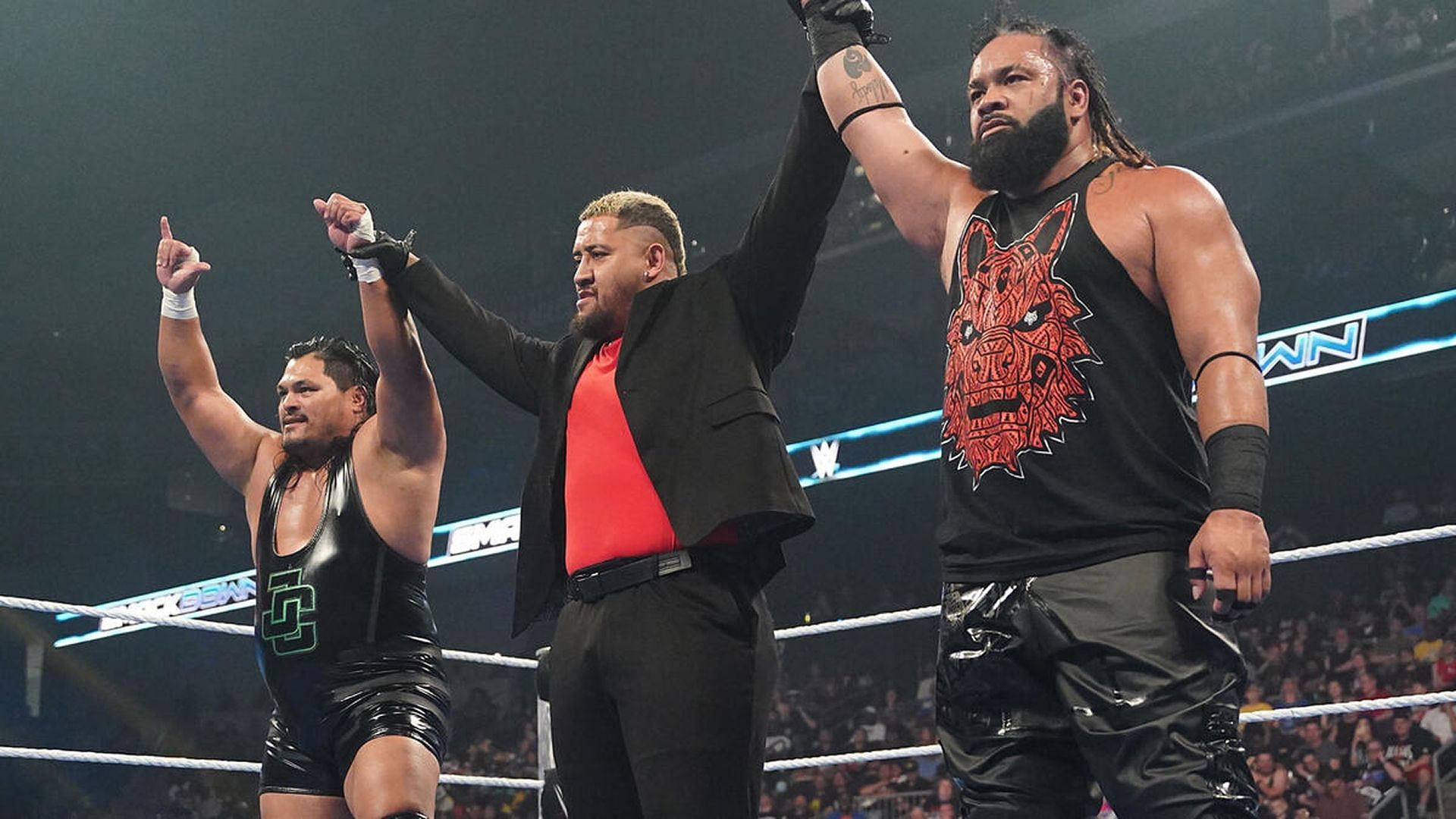 Bloodline member suffers first-ever loss on SmackDown; major split teased